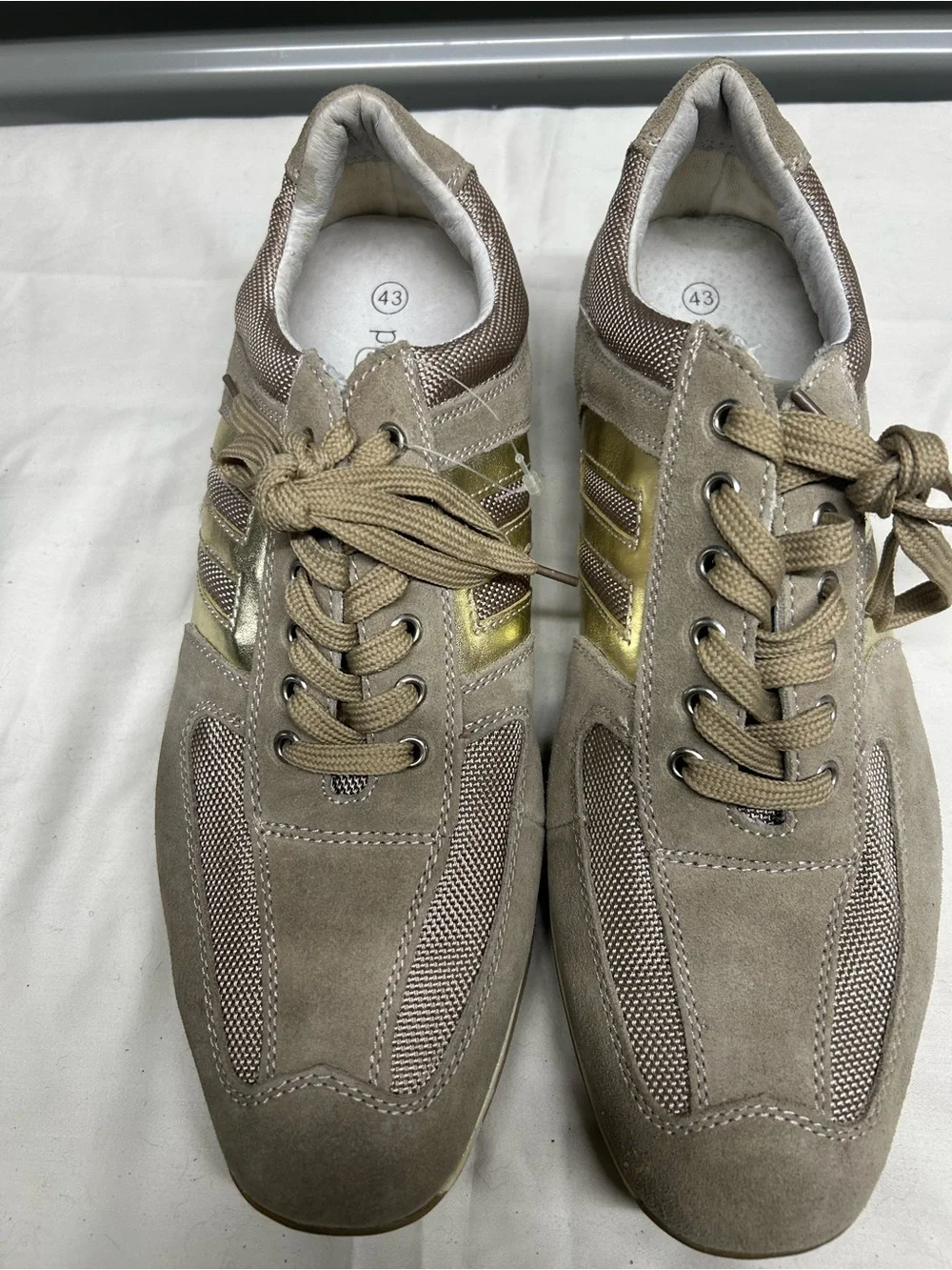 Men's Casual Suede Sneakers in Taupe with Metallic Accent